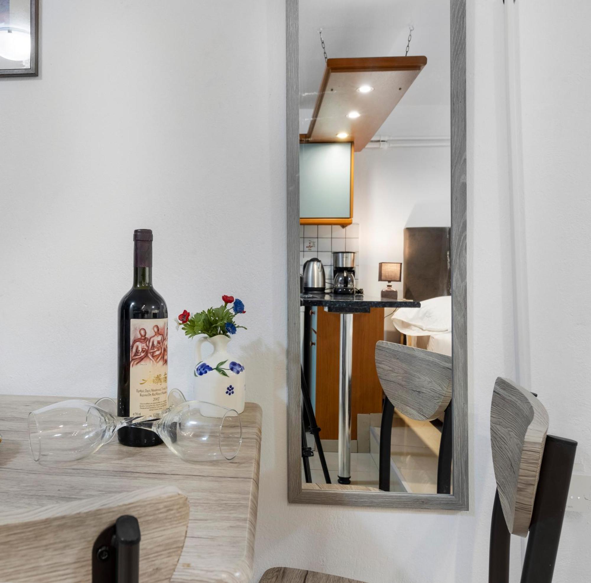 Central Studio In Downtown Heraklion  ภายนอก รูปภาพ